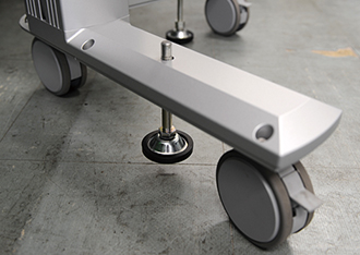 Easy height adjustment for comfortable working conditions. Caster and adjusters are attached as standard specifications.